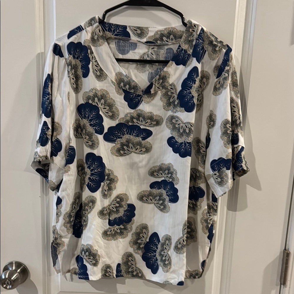 Women's White V-Neck Floral Print Top with Navy and Taupe Accents